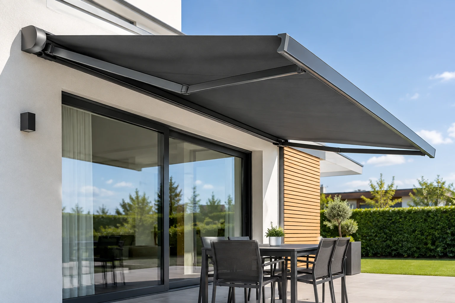 Toldo instalado en una terraza